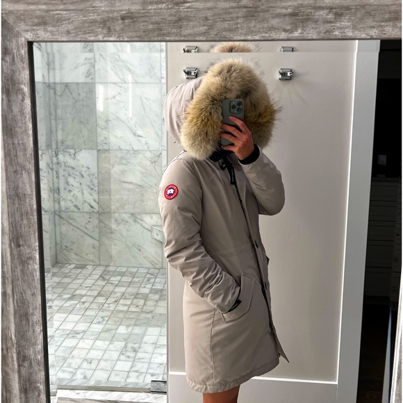 Canada Goose Jackets & Coats Canadian Goose Jacket W Removable Fur